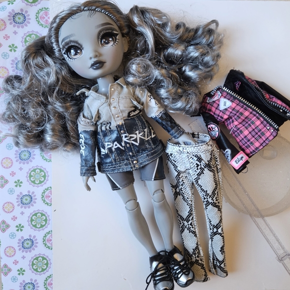 Rainbow High Other - Shadow High/Rainbow High doll - Nicole Steel